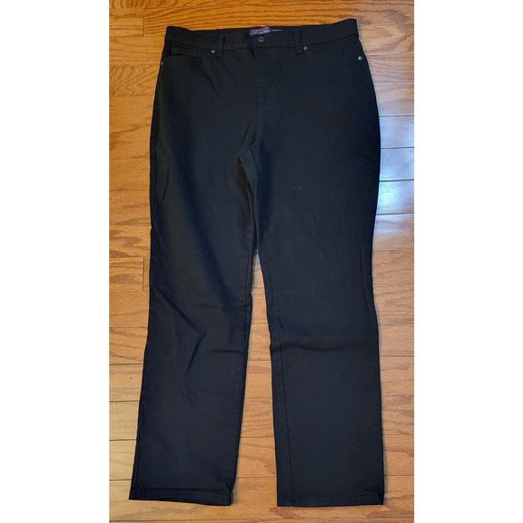 Gloria Vanderbilt Amanda Straight Leg Women's size 14 Black Denim Jeans - Picture 1 of 12
